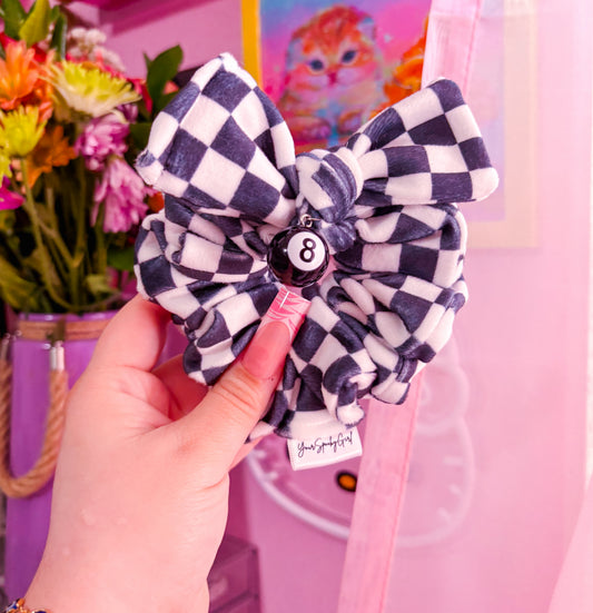 8 ball Chex Knottybow charm